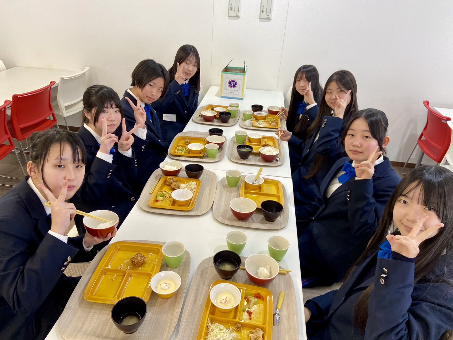 堺リベラル中学校　スクールランチ