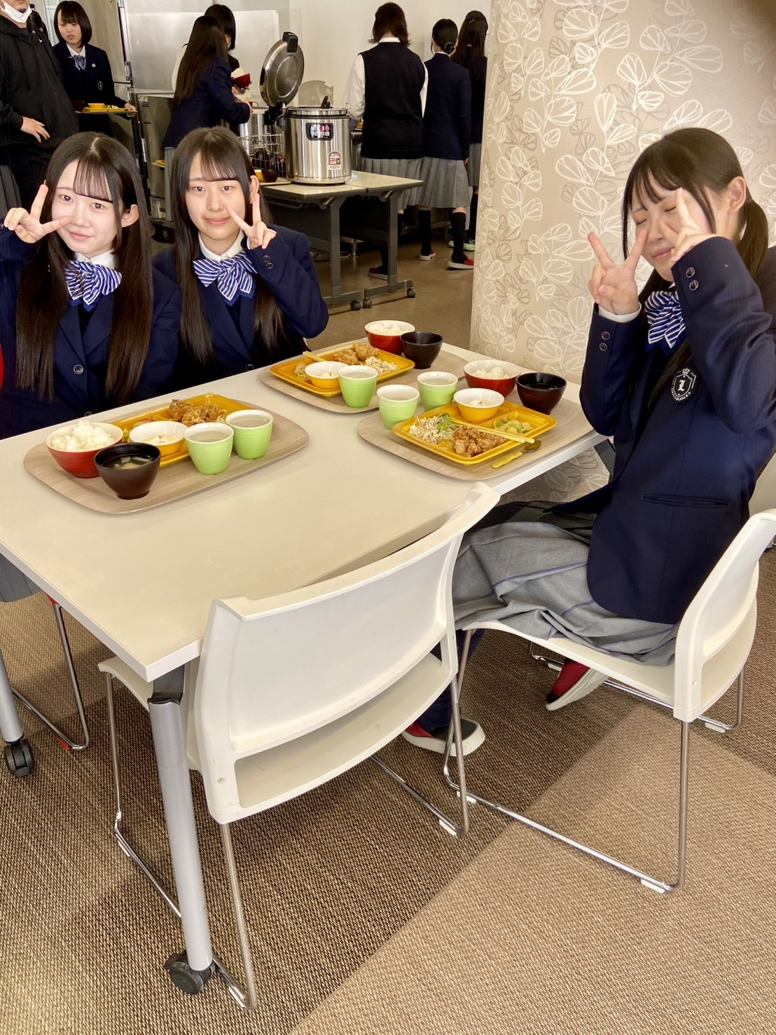 堺リベラル高校　スクールランチ