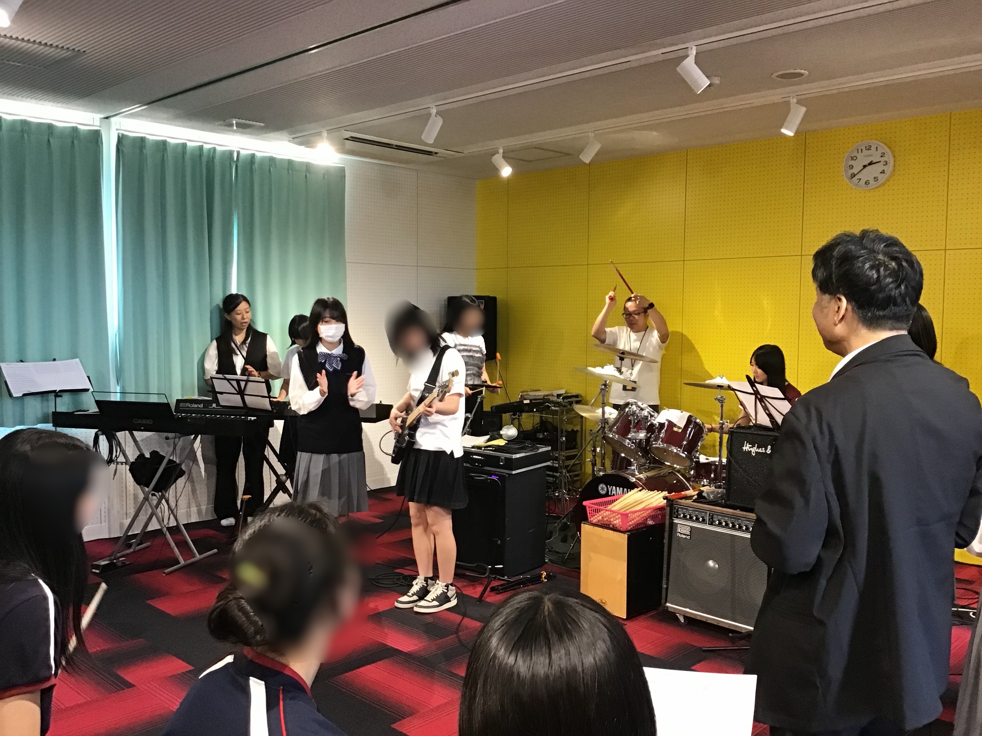 堺リベラル高校 楽器体験