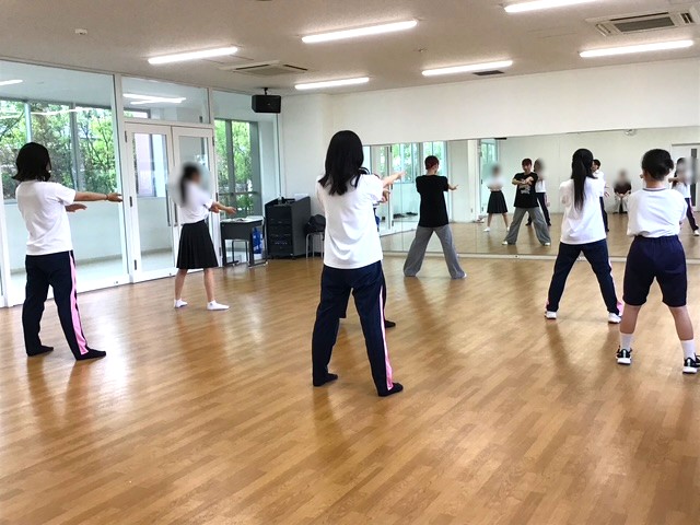 堺リベラル高校　オープンキャンパス　ダンス